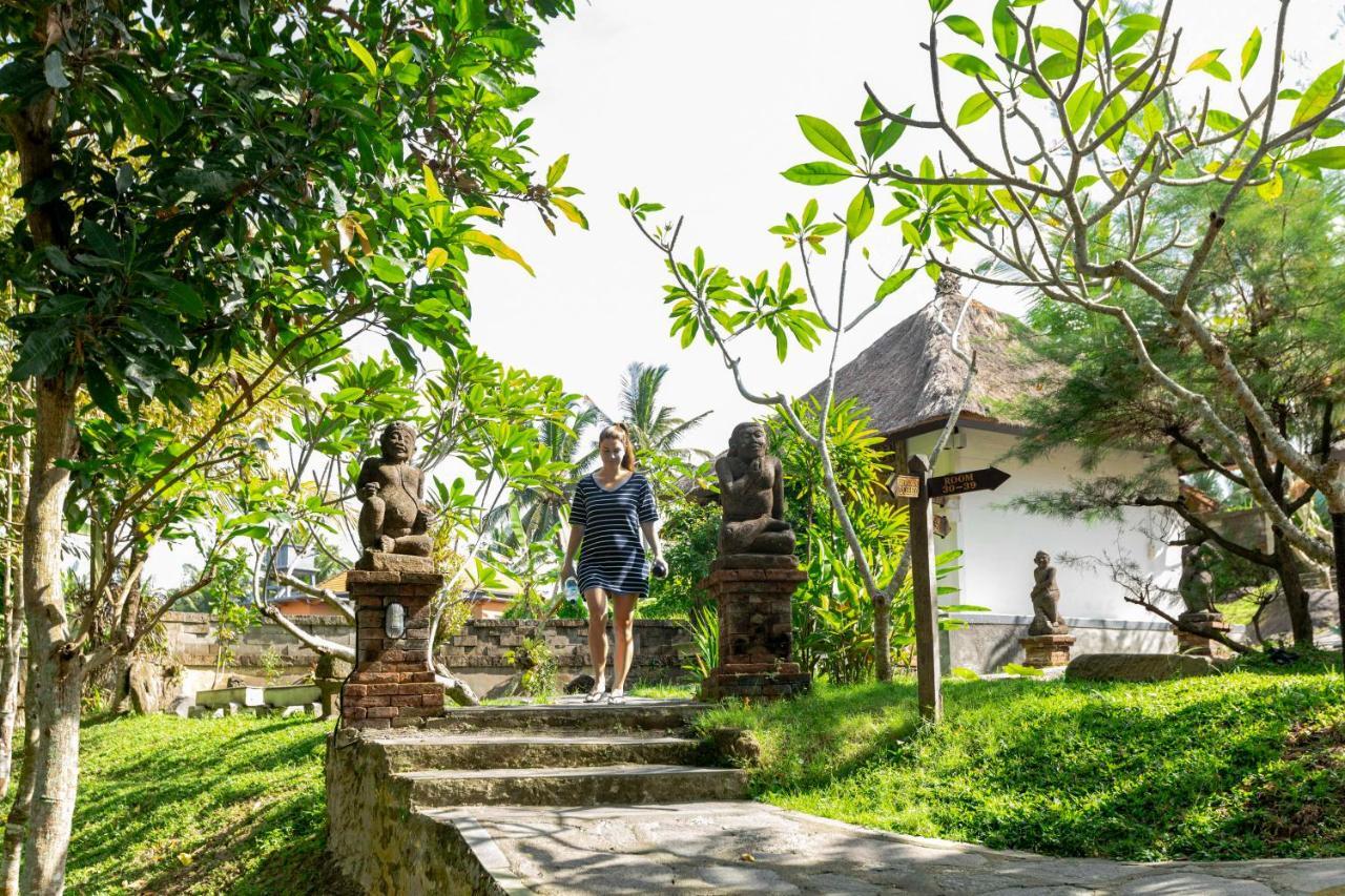 Ubud Sari Health Resort Exterior photo